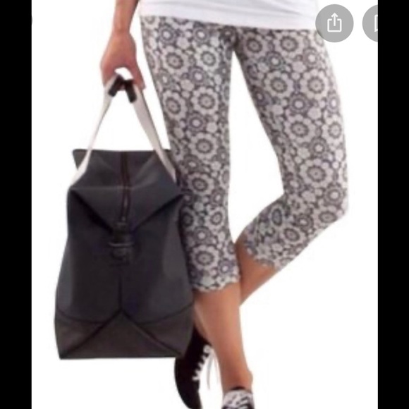 Lululemon Wunderunder Twiggy Crops - Picture 1 of 8